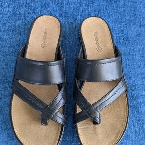 Baretraps Amelly women black slip on sandal shoes size 6.5 m